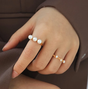 Triple pearl ring - Ali Favorites