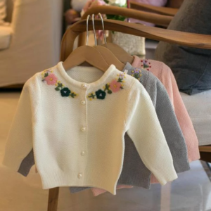 Embroidered flowers cardigan