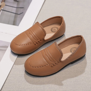 Stitched detail leather loafer