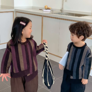 Asymmetrical sweatshirt