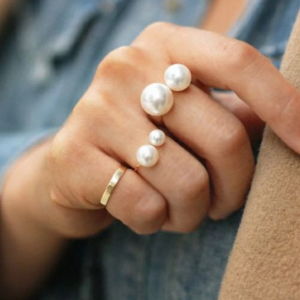 Double pearl ring
