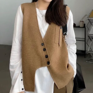 Diagonal button vest