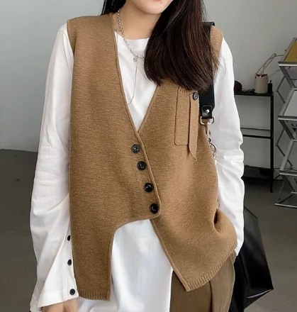 Diagonal button vest - Ali Favorites