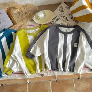 Drawstring sweatshirt