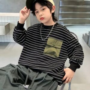 Striped pocket sweatshirt