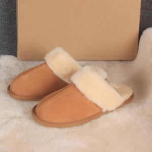 Plush slippers