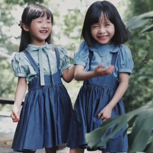 Denim suspender skirt