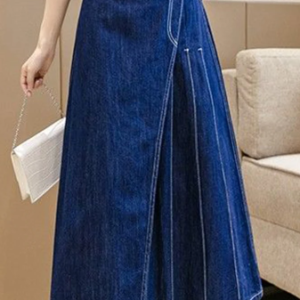Denim pleated skirt