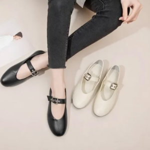 Buckle flats