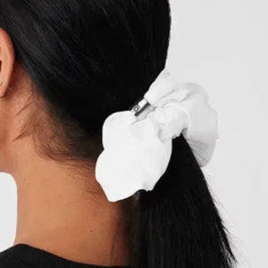 Oversized scrunchie