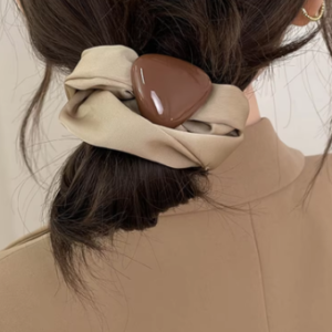 Triangle scrunchie