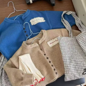 Patch cardigan